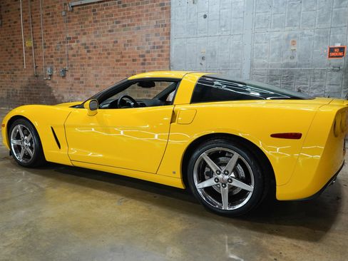 Used 2007 Chevrolet Corvette Coupe w/ Preferred Equipment Group RWD image 8