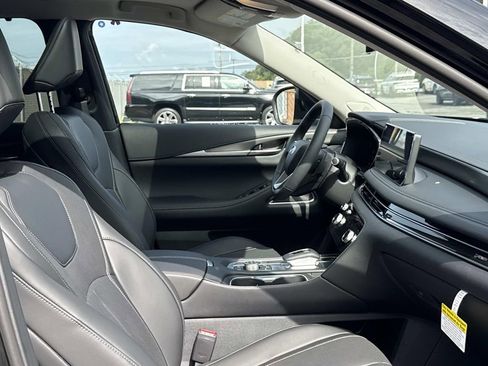 New 2026 INFINITI QX60 Luxe w/ Cargo Package image 18