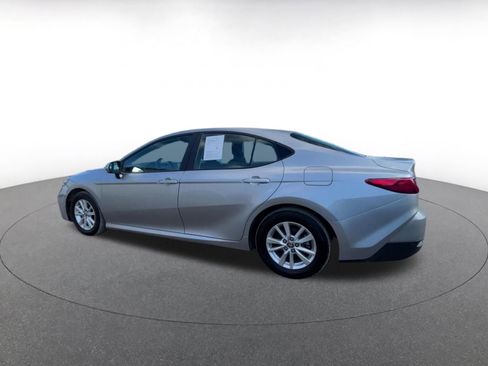 Used 2025 Toyota Camry LE image 10