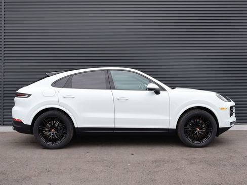 New 2026 Porsche Cayenne Coupe AWD/4WD image 8