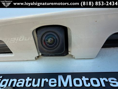 Used 2020 Toyota C-HR XLE FWD image 10