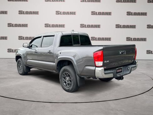 Used 2017 Toyota Tacoma SR5 w/ Tow Package AWD/4WD image 3