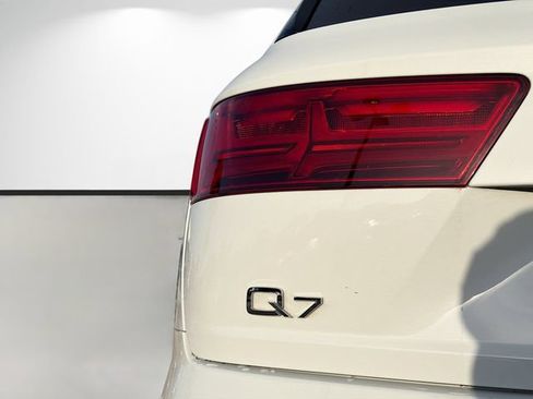 Used 2019 Audi Q7 3.0T Premium Plus w/ Premium Plus Package AWD/4WD image 10