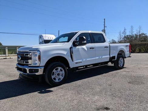 Certified 2025 Ford F250 XLT image 8