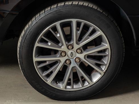 Used 2011 Land Rover Range Rover Autobiography AWD/4WD image 17