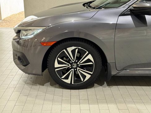 Used 2018 Honda Civic EX-T image 4