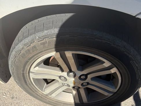 Used 2016 Chevrolet Traverse LT FWD image 14