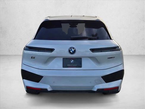 Used 2023 BMW iX xDrive50 w/ Ultimate Package image 7