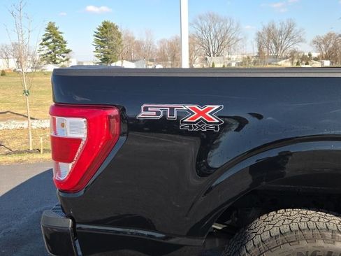 Used 2023 Ford F150 XL w/ Trailer Tow Package image 7