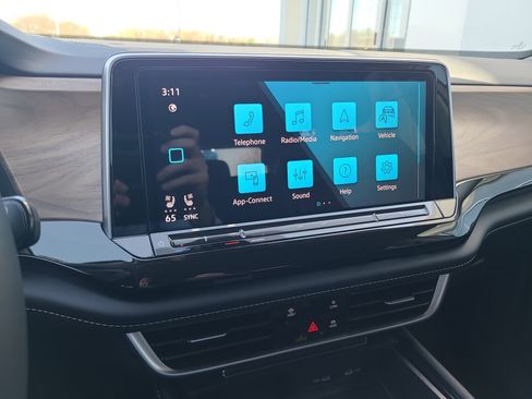 Used 2024 Volkswagen Atlas SE image 22