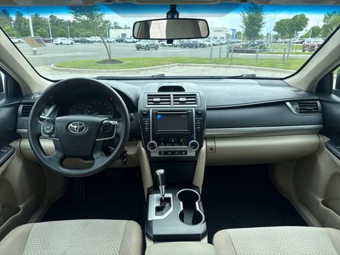 Used 2013 Toyota Camry FWD image 16