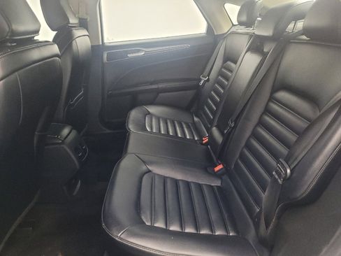 Used 2020 Ford Fusion SEL image 18