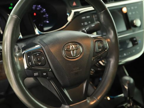 Used 2014 Toyota Avalon Limited w/ Technology Package FWD image 16
