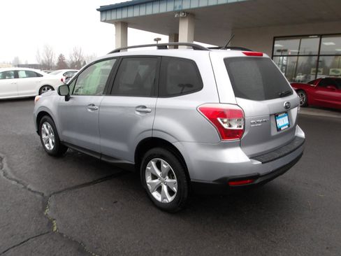 Used 2015 Subaru Forester 2.5i Premium AWD/4WD image 3