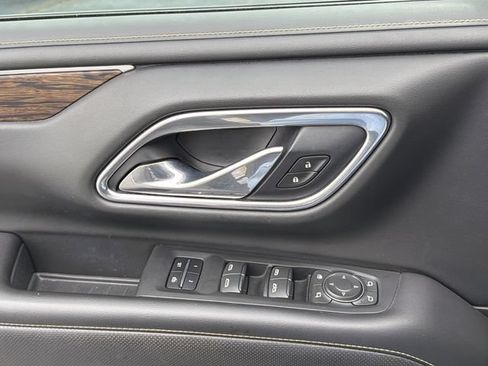 Used 2021 Chevrolet Suburban Premier RWD image 16