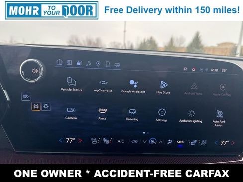 Used 2025 Chevrolet Traverse RS image 14