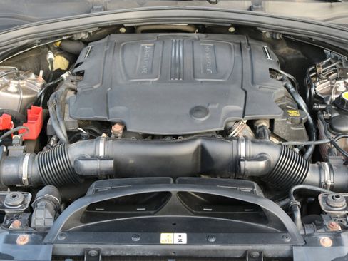 Used 2017 Jaguar F-PACE Prestige image 32