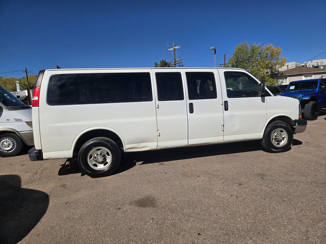 Used 2015 Chevrolet Express 3500 LT w/ LT Preferred Equipment Group RWD image 12