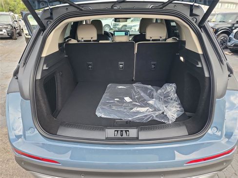 New 2026 Lincoln Corsair Premiere image 18