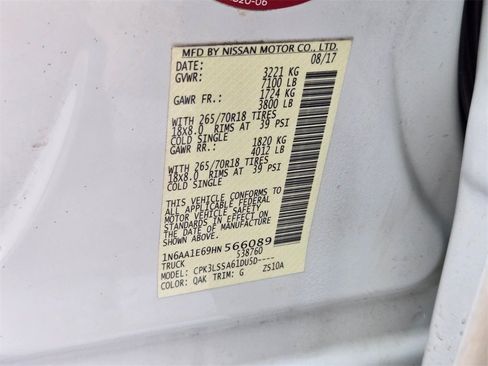 Used 2017 Nissan Titan SV image 35