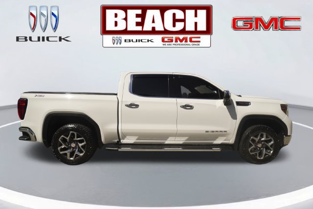 Used 2022 GMC Sierra 1500 SLT w/ SLT Premium Plus Package AWD/4WD image 2