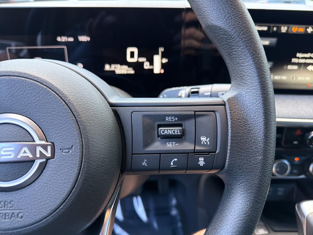 Certified 2025 Nissan Kicks SV FWD image 19