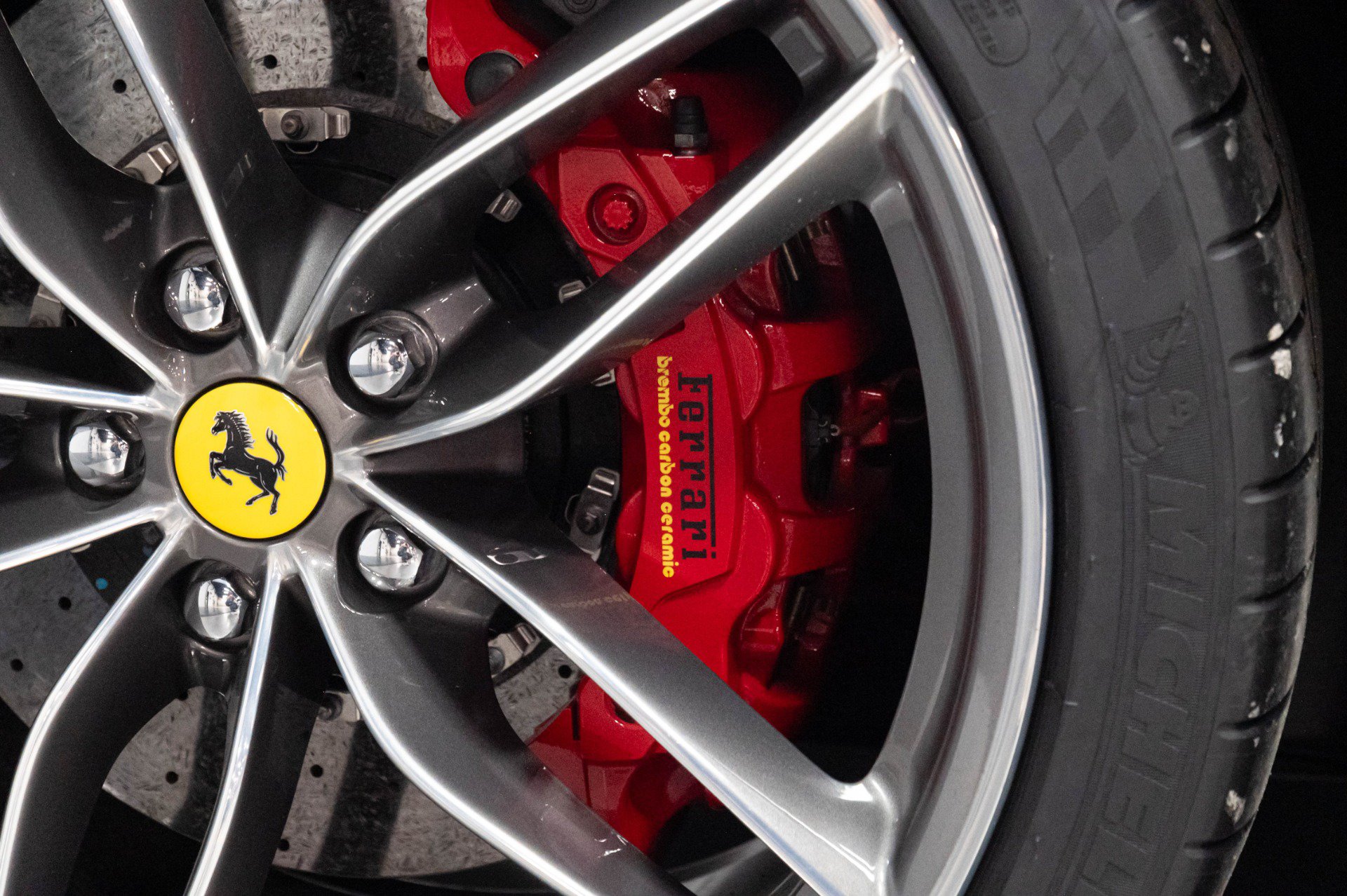 Used 2016 Ferrari 488 GTB RWD image 32