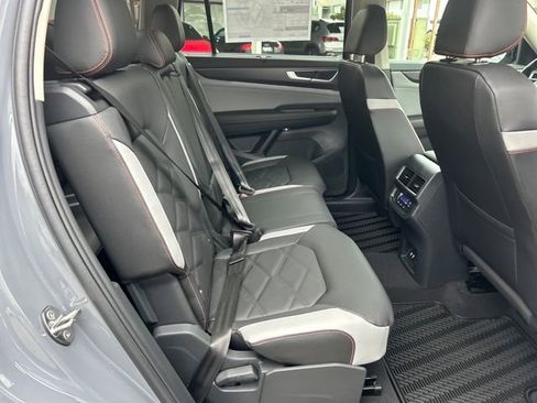 New 2026 Volkswagen Atlas Peak Edition AWD/4WD image 11