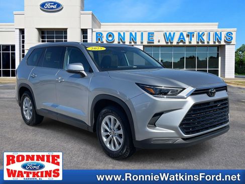 Used 2025 Toyota Grand Highlander FWD image 1