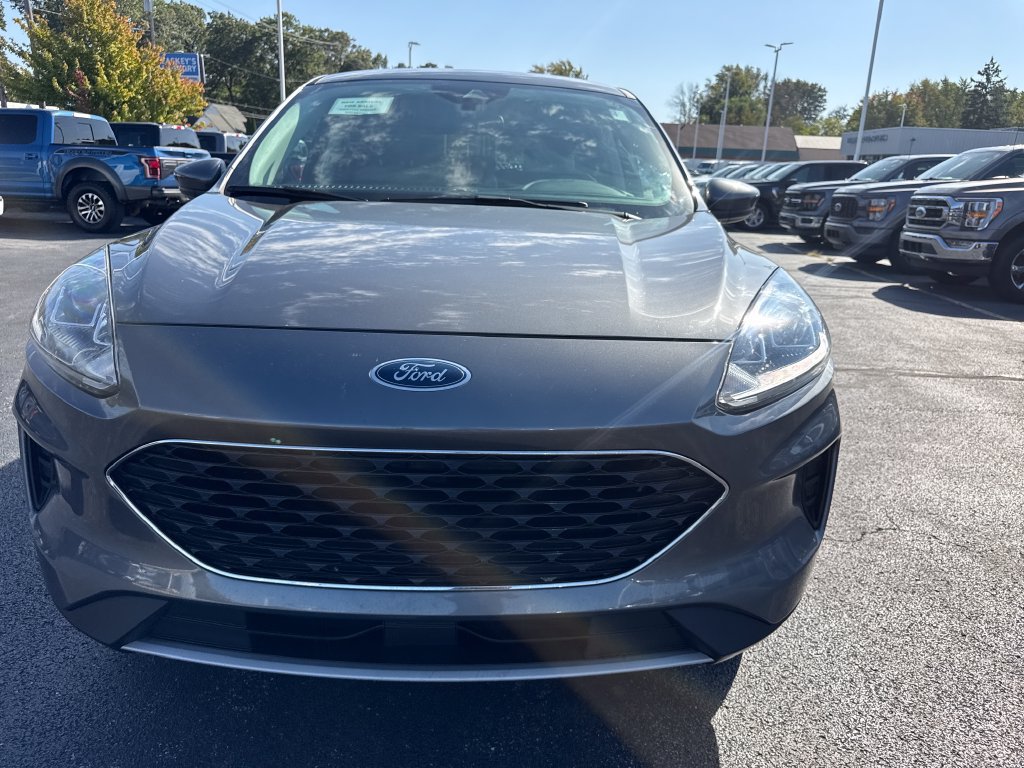 Used 2021 Ford Escape SE w/ Convenience Package AWD/4WD image 3