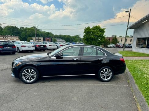 Used 2018 Mercedes-Benz C 300 4MATIC Sedan image 4