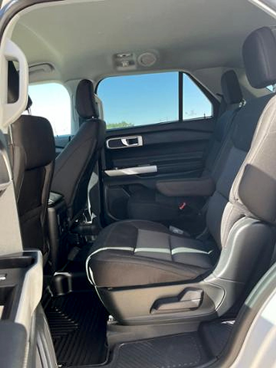 Used 2022 Ford Explorer XLT AWD/4WD image 13