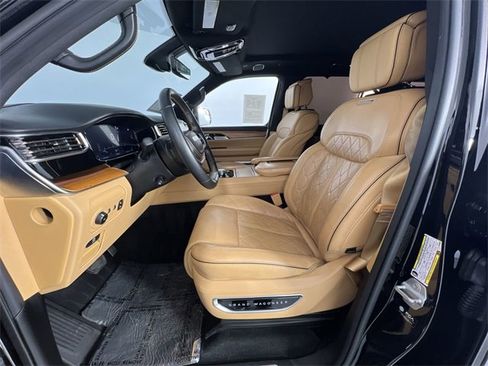 Used 2022 Jeep Grand Wagoneer Series III w/ Flexible Seating Group image 20