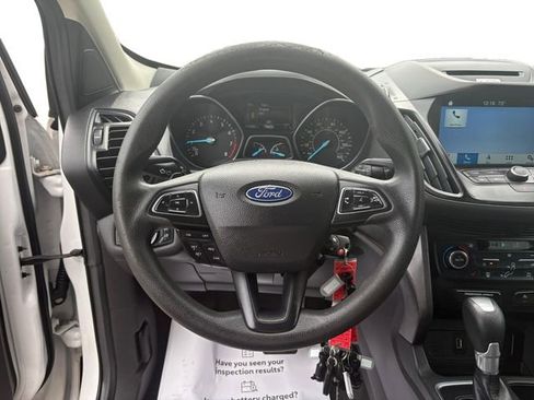 Used 2017 Ford Escape SE w/ Equipment Group 201A FWD image 15