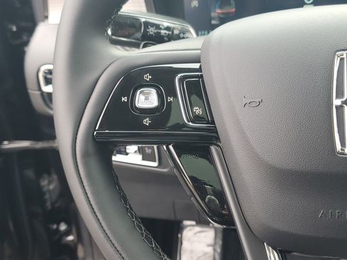 New 2026 Lincoln Corsair Premiere image 17