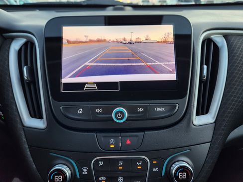 Used 2024 Chevrolet Malibu LT image 19