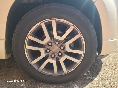 Used 2013 GMC Acadia Denali image 20