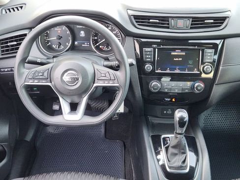 Used 2020 Nissan Rogue S image 24