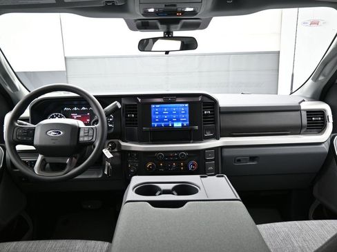 New 2026 Ford F250 XLT w/ FX4 Off-Road Package image 24