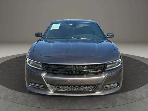 Used 2019 Dodge Charger SXT RWD image 8