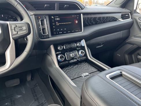 Used 2023 GMC Yukon XL Denali image 15