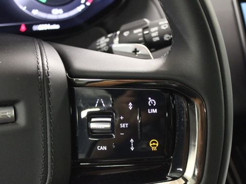 Used 2025 Land Rover Range Rover Sport Dynamic SE image 24