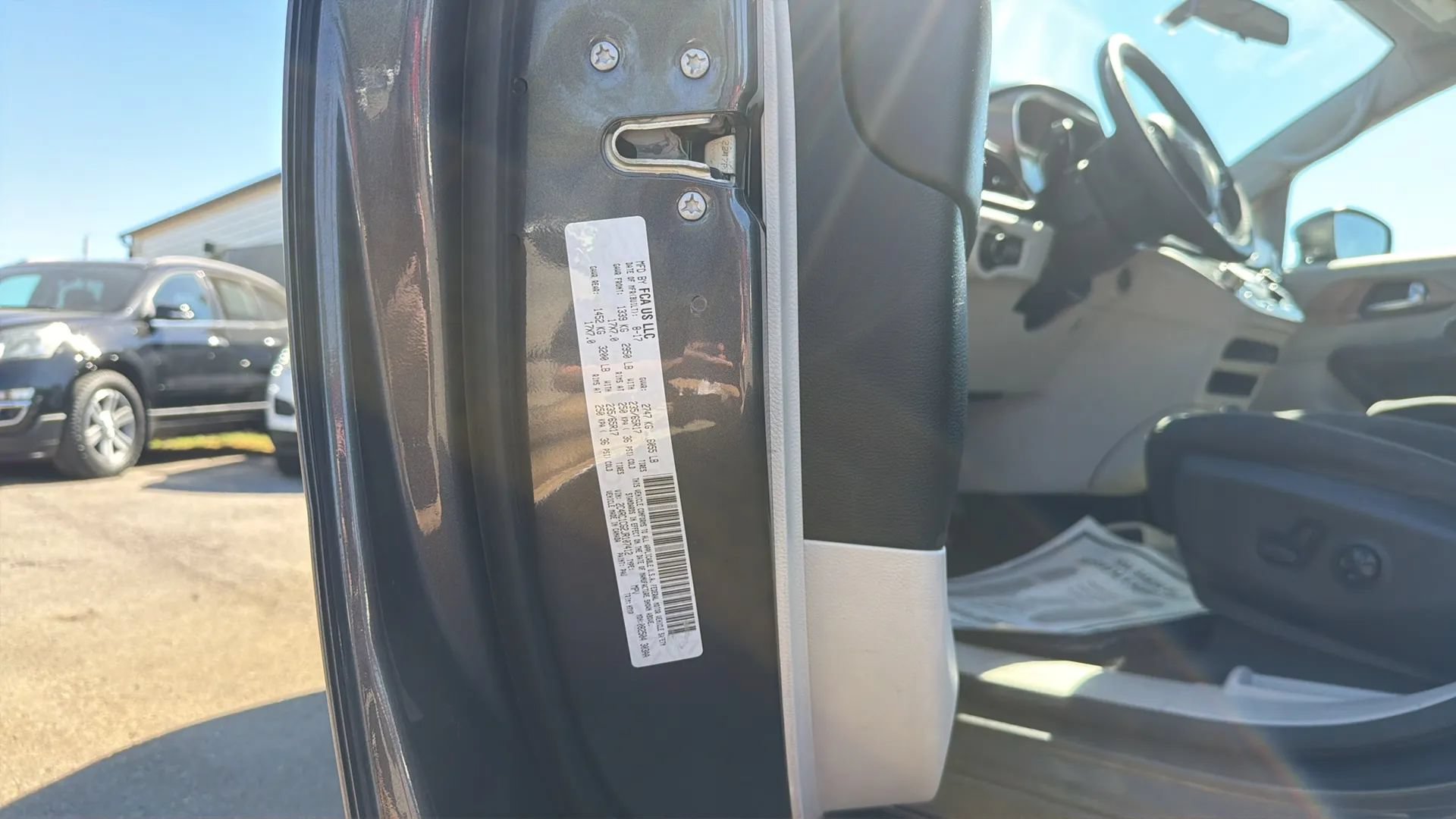 Used 2018 Chrysler Pacifica LX w/ Tire & Wheel Group FWD image 37