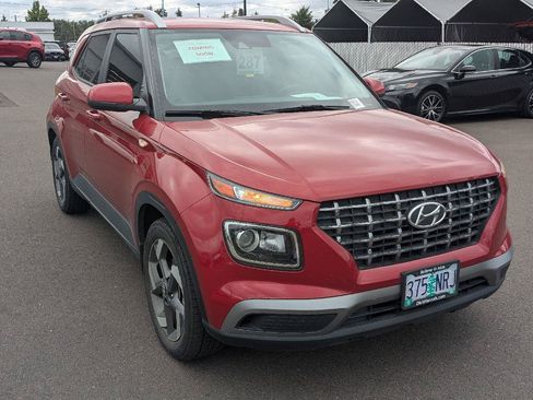 Used 2022 Hyundai Venue SEL FWD image 4