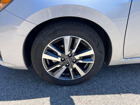 Used 2025 Nissan Versa SV image 25