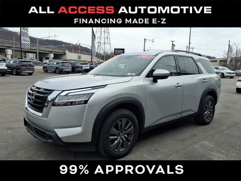 Used 2022 Nissan Pathfinder SV image 4