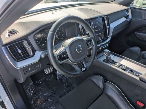 Used 2019 Volvo XC60 T6 R-Design w/ Protection Package Premier image 14