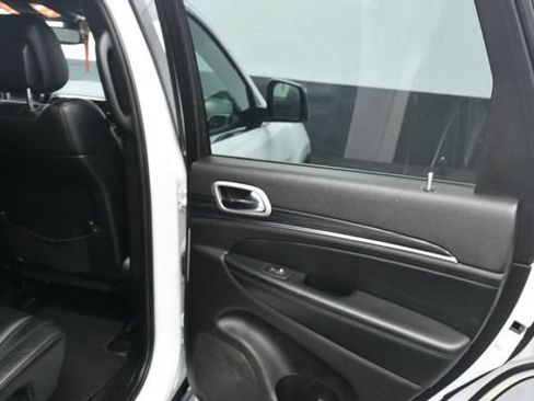 Used 2021 Jeep Grand Cherokee Limited AWD/4WD image 10