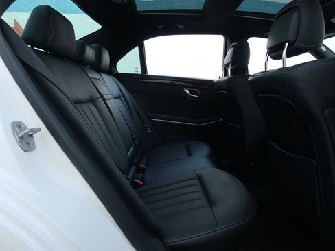 Used 2015 Mercedes-Benz E 400 4MATIC Sedan image 41