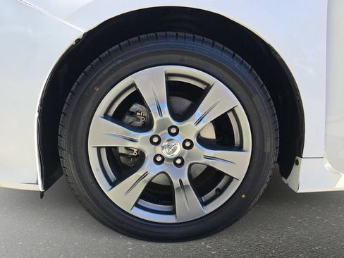 Used 2017 Toyota Sienna SE Premium FWD image 37